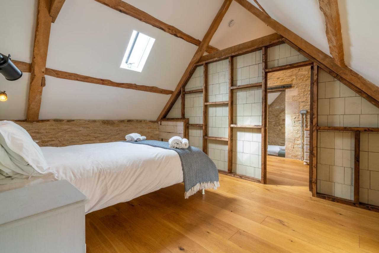 Middle Barn Villa Dyrham Bagian luar foto